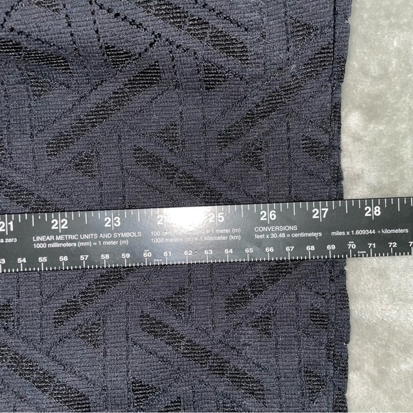 Banana Republic Crochet Crewneck Top Long Sleeve with Slit Sides Size Medium - Picture 8 of 8